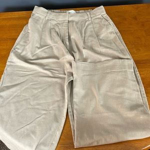 Abercrombie & Fitch Tan Linen Pants. Size M.